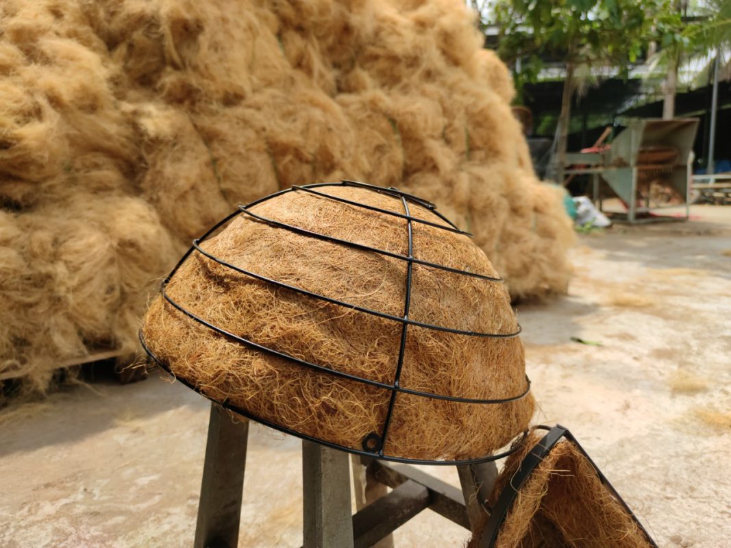 ベトナムのココナッツハンギングバスケット